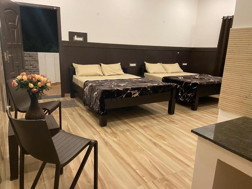Rr Holiday Inn Kodaikanal Εξωτερικό φωτογραφία