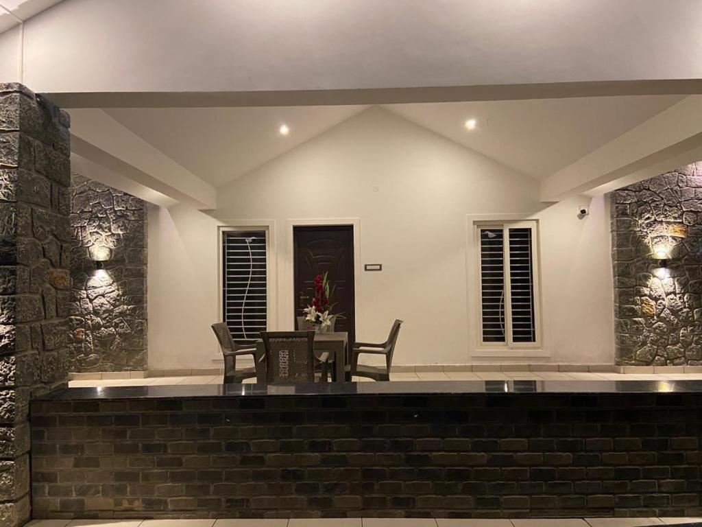 Rr Holiday Inn Kodaikanal Εξωτερικό φωτογραφία