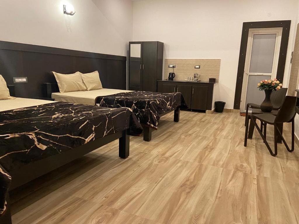 Rr Holiday Inn Kodaikanal Εξωτερικό φωτογραφία