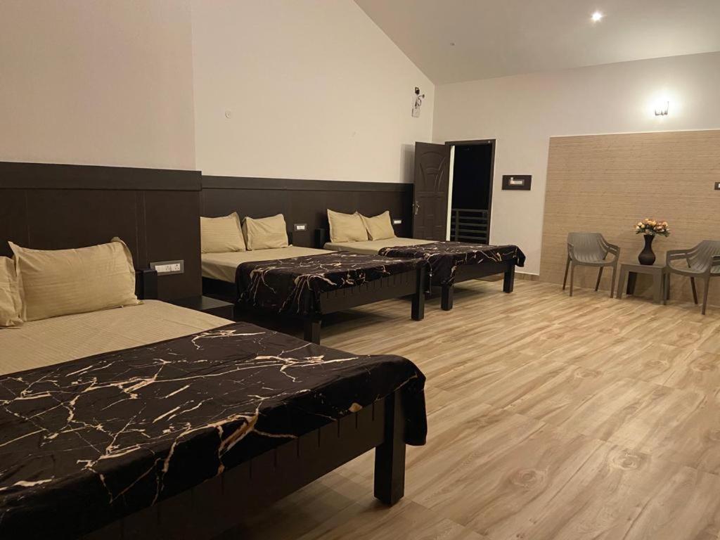 Rr Holiday Inn Kodaikanal Εξωτερικό φωτογραφία